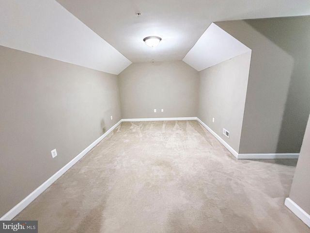 12 CHARLES OVERLOOK LN, La Plata, MD 20646