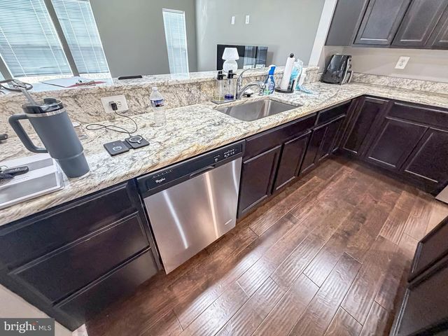 12 CHARLES OVERLOOK LN, La Plata, MD 20646
