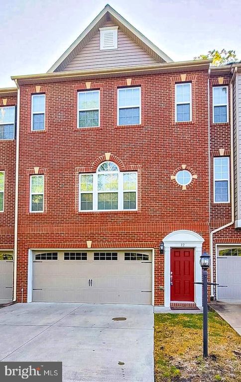 12 CHARLES OVERLOOK LN, La Plata, MD 20646