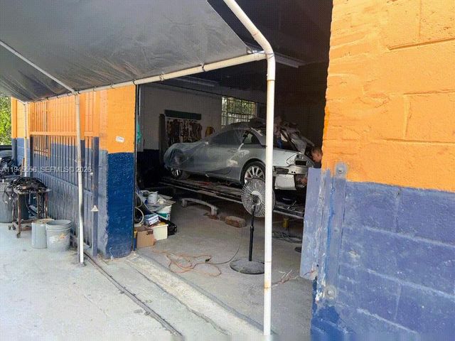 2005 NW 10th Ave, Miami, FL 33127