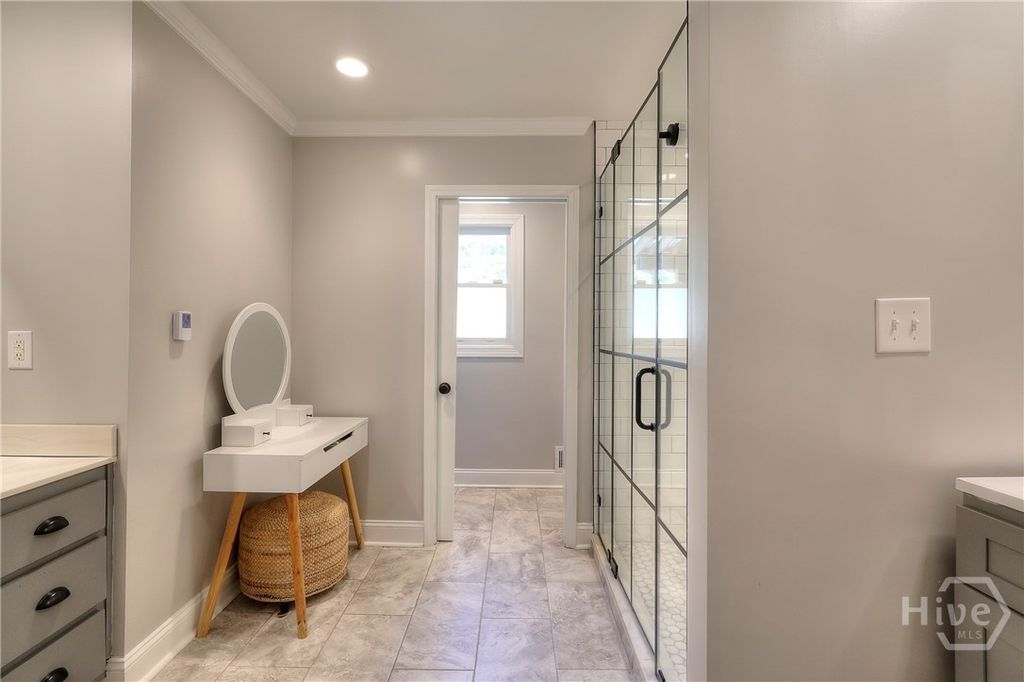 Image 18 of property listing at 5155 Donald Drive, Loganville, GA 30052