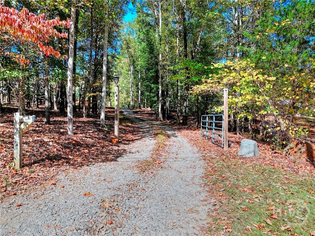 Image 52 of property listing at 5155 Donald Drive, Loganville, GA 30052