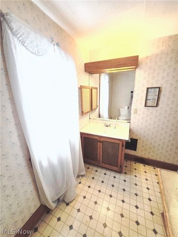 723 N 16th Street, Cambridge, OH 43725