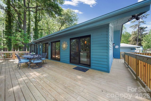 15 King Haigler Chase Street, Lake Wylie, SC 29710