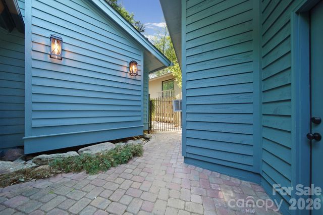 15 King Haigler Chase Street, Lake Wylie, SC 29710