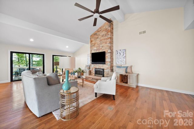 15 King Haigler Chase Street, Lake Wylie, SC 29710