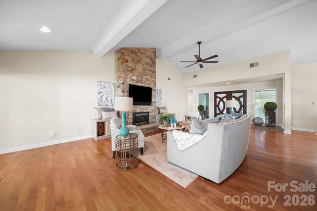 15 King Haigler Chase Street, Lake Wylie, SC 29710