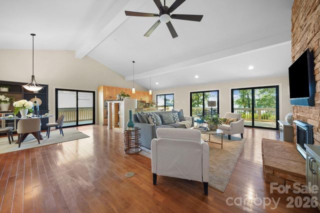 15 King Haigler Chase Street, Lake Wylie, SC 29710