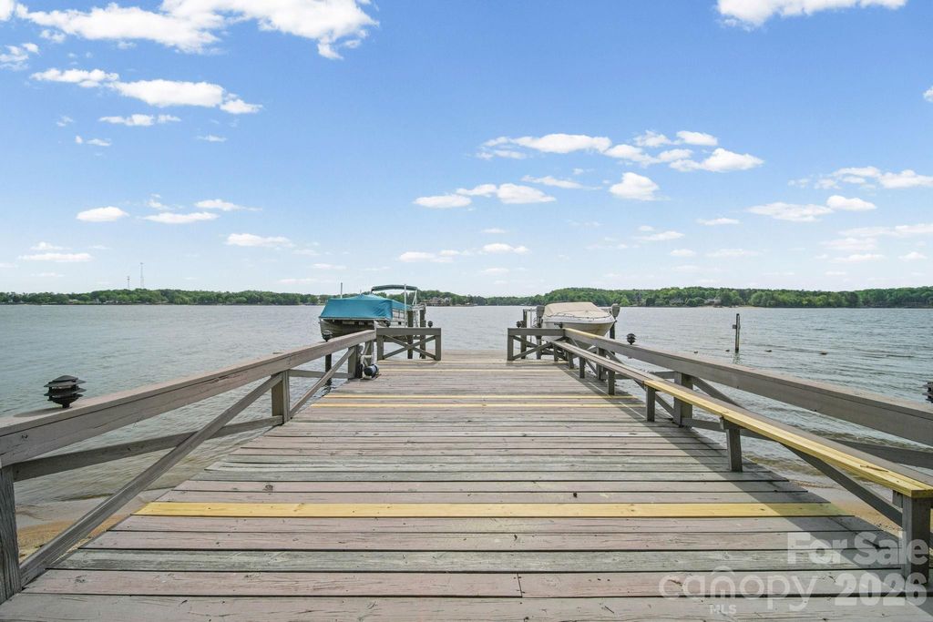 15 King Haigler Chase Street, Lake Wylie, SC 29710