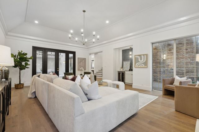 6 Saint Laurent Place, Dallas, TX 75225