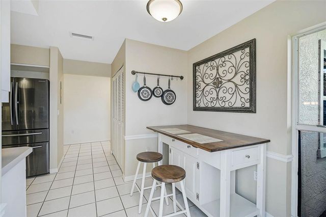 7341 GOLF POINTE CIRCLE, Sarasota, FL 34243