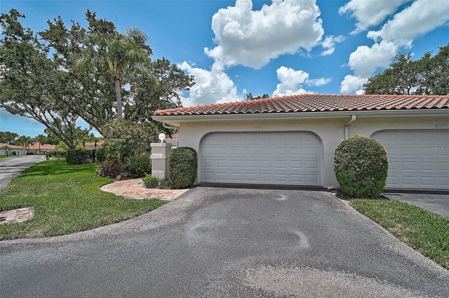 7341 GOLF POINTE CIRCLE, Sarasota, FL 34243