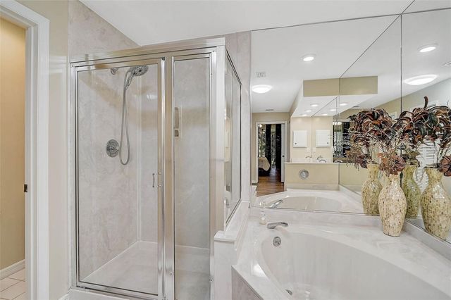 7341 GOLF POINTE CIRCLE, Sarasota, FL 34243