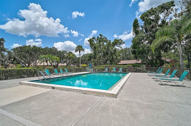 7341 GOLF POINTE CIRCLE, Sarasota, FL 34243
