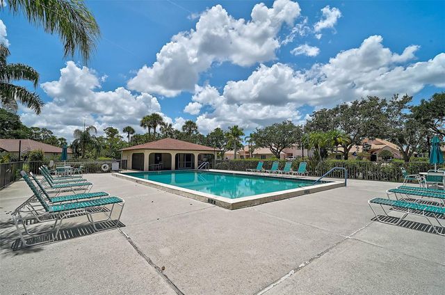 7341 GOLF POINTE CIRCLE, Sarasota, FL 34243