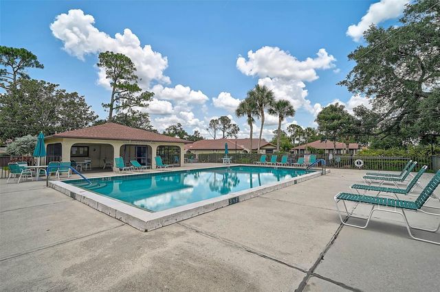 7341 GOLF POINTE CIRCLE, Sarasota, FL 34243