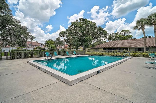 7341 GOLF POINTE CIRCLE, Sarasota, FL 34243