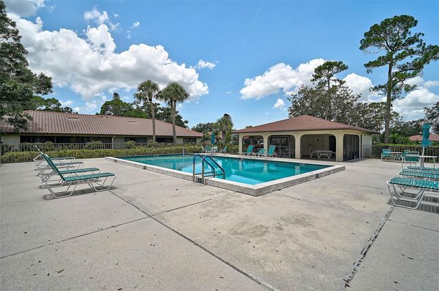 7341 GOLF POINTE CIRCLE, Sarasota, FL 34243