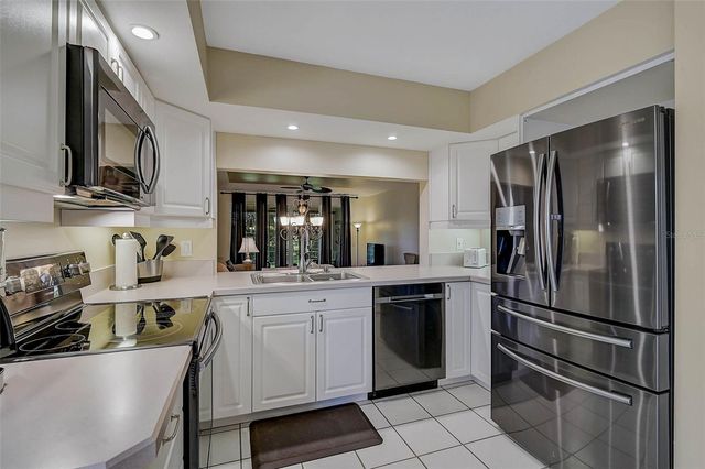 7341 GOLF POINTE CIRCLE, Sarasota, FL 34243