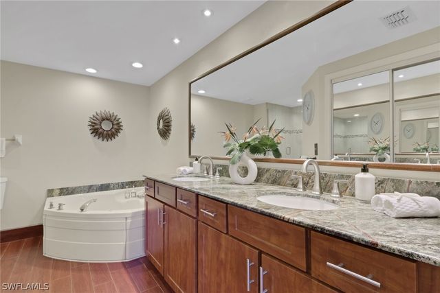 13105 Vanderbilt DR 607, Naples, FL 34110