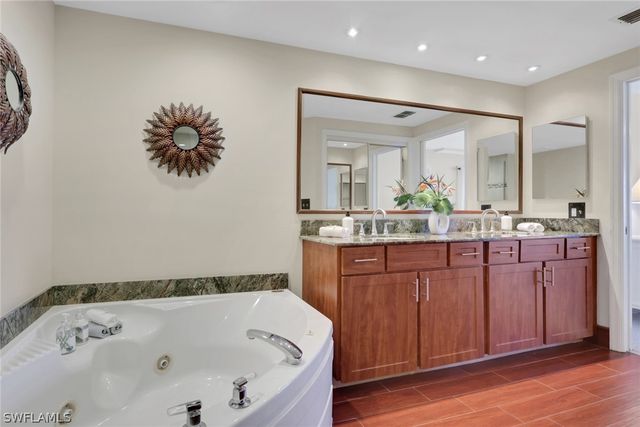 13105 Vanderbilt DR 607, Naples, FL 34110