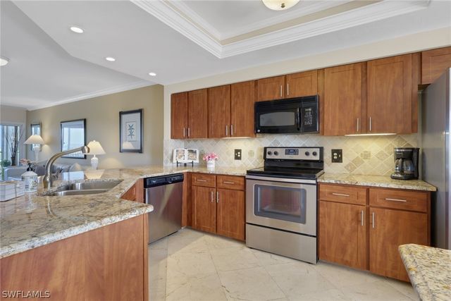 13105 Vanderbilt DR 607, Naples, FL 34110