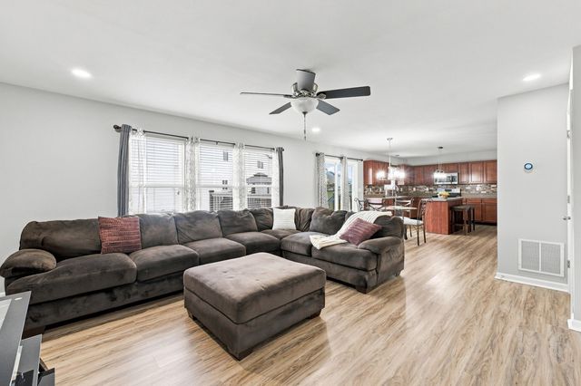284 St Regis Drive, Shelbyville, KY 40065