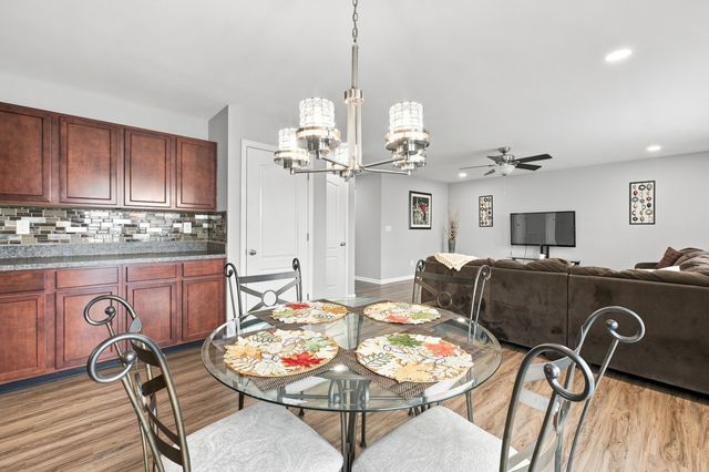 284 St Regis Drive, Shelbyville, KY 40065