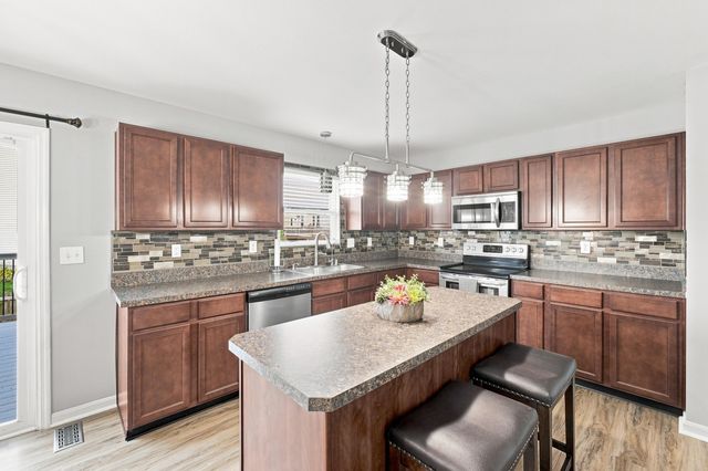 284 St Regis Drive, Shelbyville, KY 40065