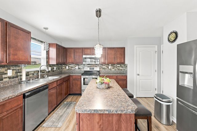 284 St Regis Drive, Shelbyville, KY 40065