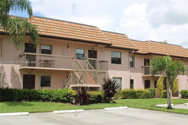 10445 NW 11th St 201, Pembroke Pines, FL 33026