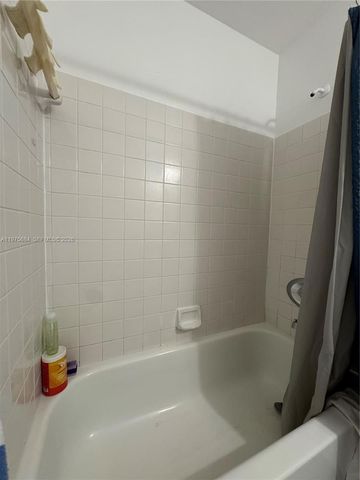 10445 NW 11th St 201, Pembroke Pines, FL 33026