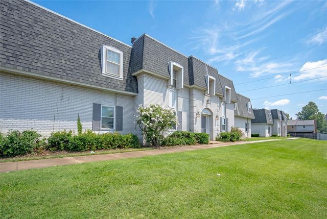 11417 N May Avenue B, Oklahoma City, OK 73120