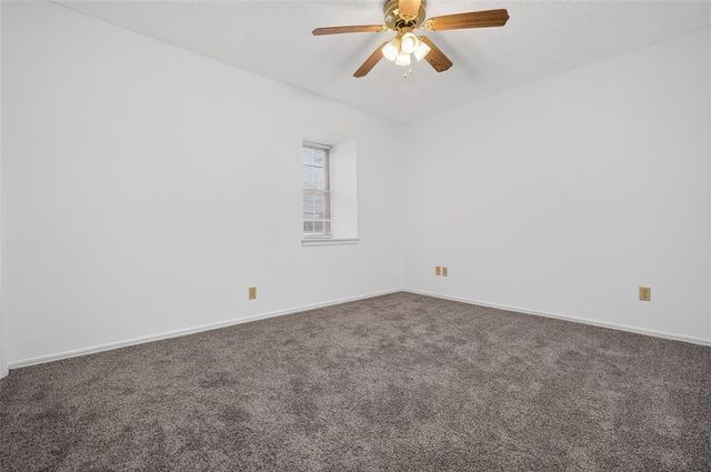 11417 N May Avenue B, Oklahoma City, OK 73120