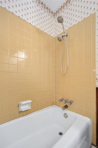 11417 N May Avenue B, Oklahoma City, OK 73120