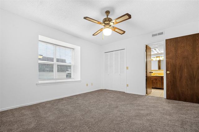 11417 N May Avenue B, Oklahoma City, OK 73120