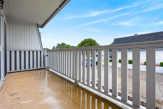 11417 N May Avenue B, Oklahoma City, OK 73120