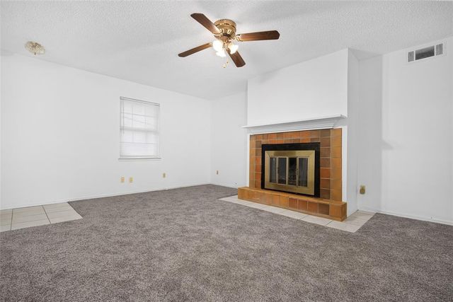 11417 N May Avenue B, Oklahoma City, OK 73120