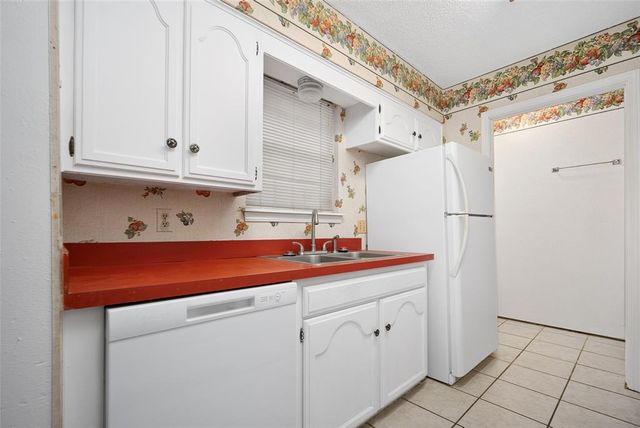 11417 N May Avenue B, Oklahoma City, OK 73120