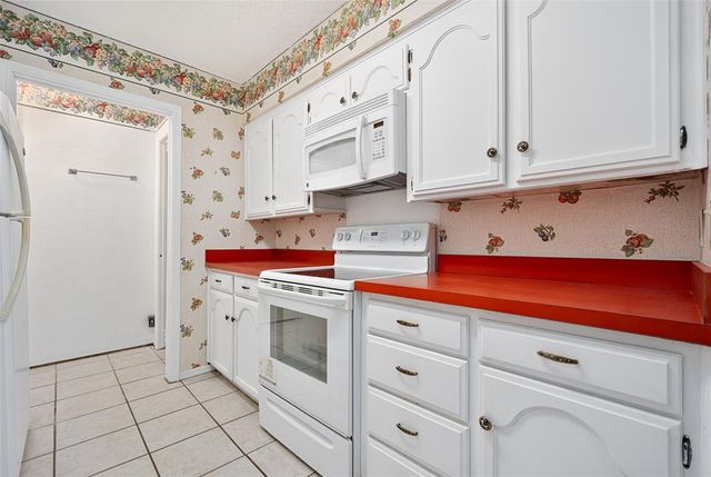 11417 N May Avenue B, Oklahoma City, OK 73120