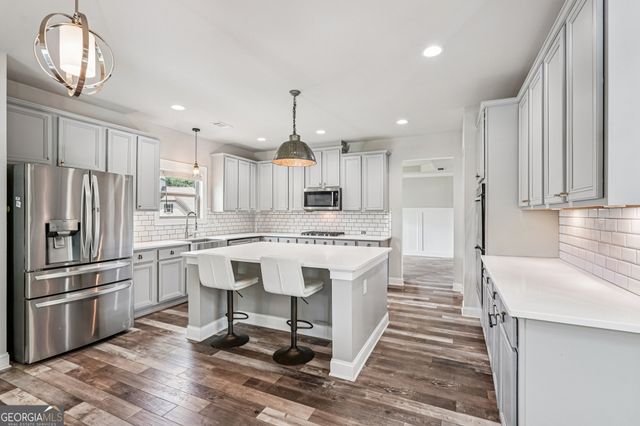 17 Lake Sydney Drive, Dawsonville, GA 30534