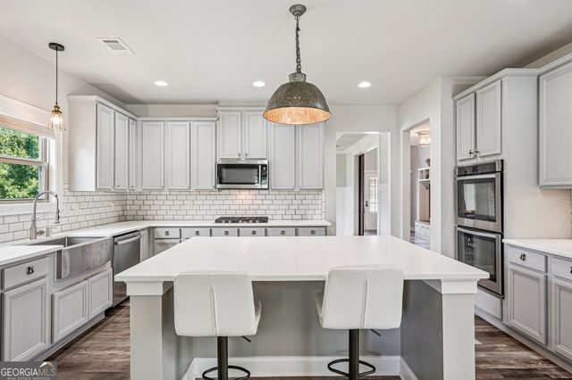 17 Lake Sydney Drive, Dawsonville, GA 30534