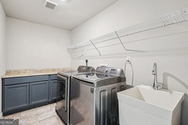 17 Lake Sydney Drive, Dawsonville, GA 30534