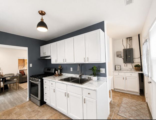 8115 Wicker Park Drive, Highland, IN 46322