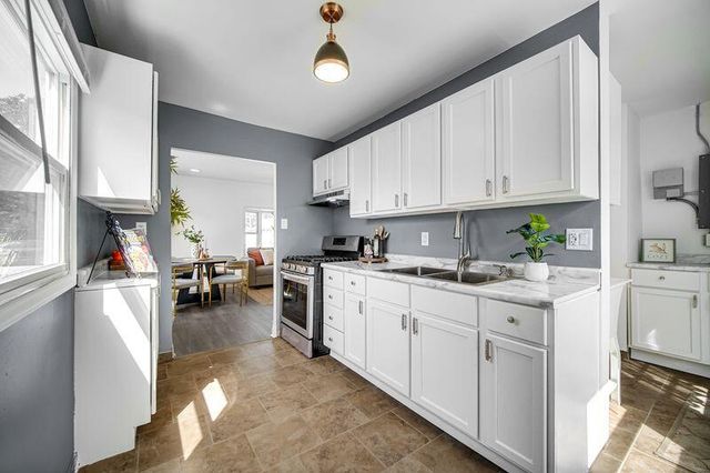 8115 Wicker Park Drive, Highland, IN 46322