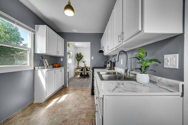 8115 Wicker Park Drive, Highland, IN 46322