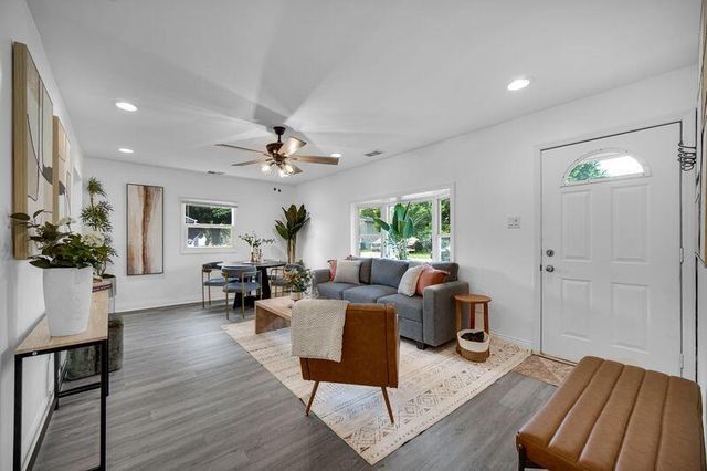 8115 Wicker Park Drive, Highland, IN 46322