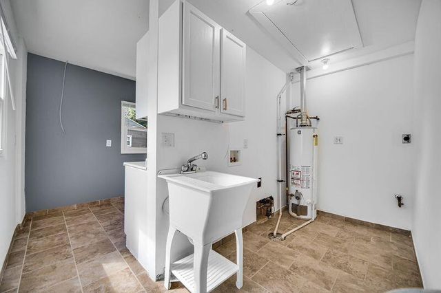 8115 Wicker Park Drive, Highland, IN 46322