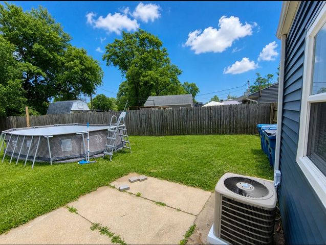 8115 Wicker Park Drive, Highland, IN 46322