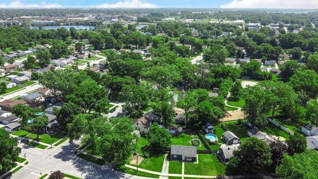 8115 Wicker Park Drive, Highland, IN 46322
